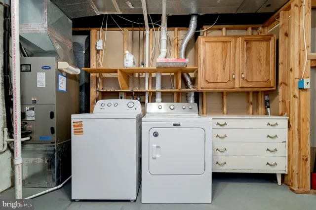 $3,100 | 4445 Holly Avenue, Fairfax, VA 22030