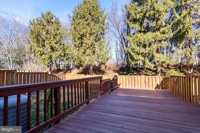 $3,100 | 4445 Holly Avenue, Fairfax, VA 22030