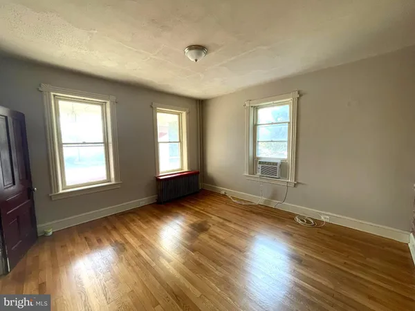 $1,395 | 953 West Washington Street, Hagerstown, MD 21740