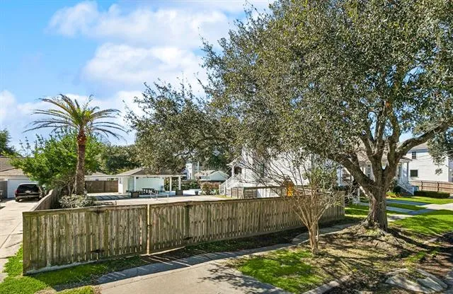 $200,000 | 420 Stafford Place, New Orleans, LA 70124