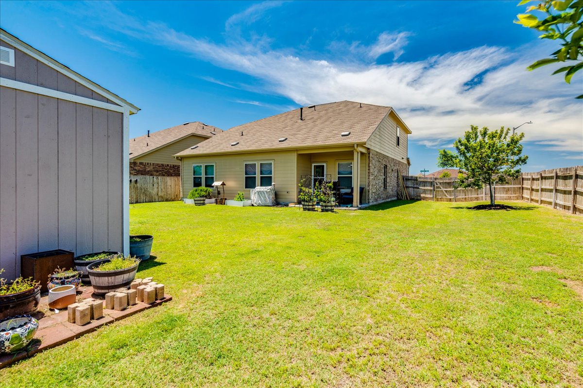 358 Jasper Trail Buda, TX 78610 - Photo 33 of 35