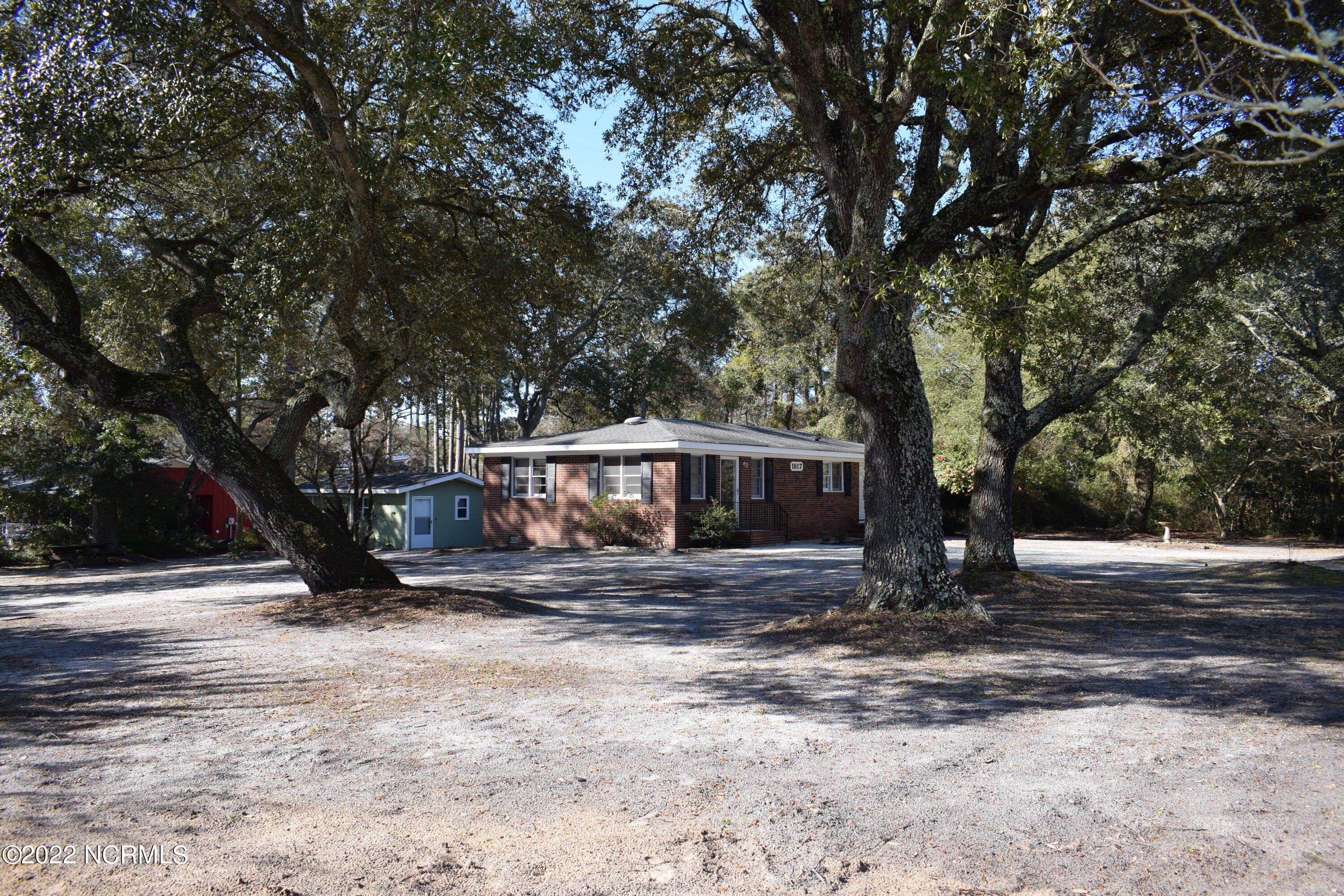 1817 Seashore Road Southwest Supply, NC 28462 - Photo 2 of 43 DSC_0033