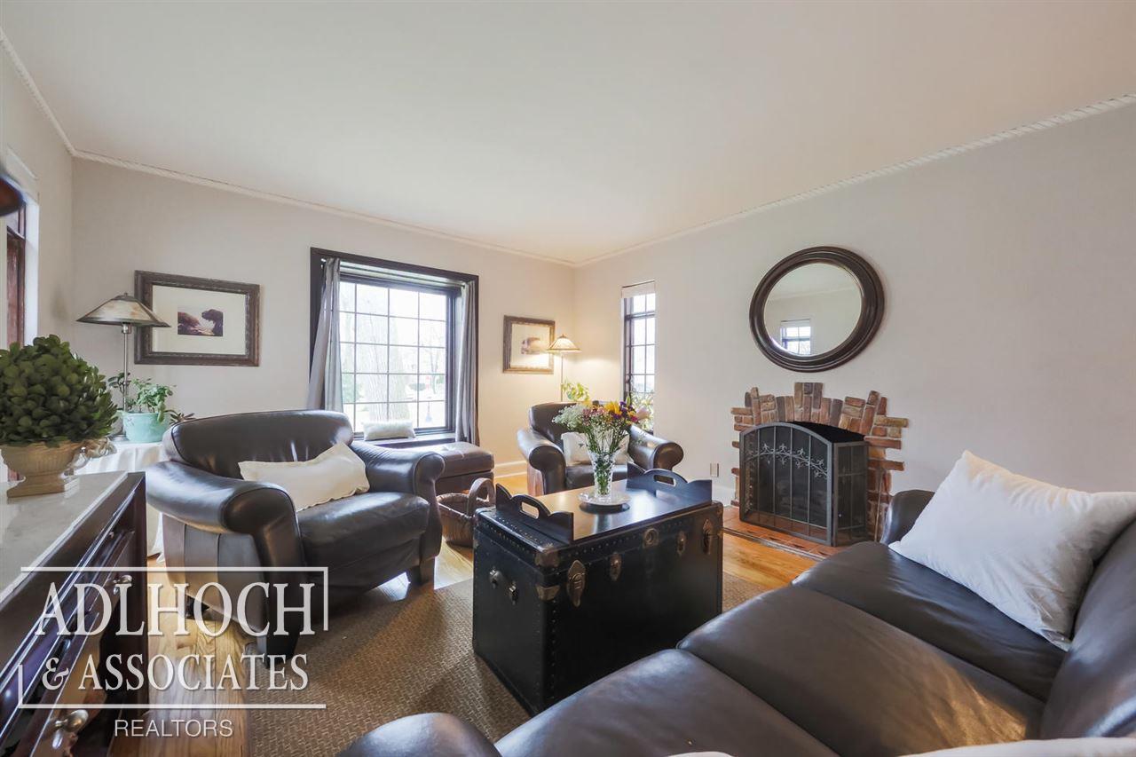 244 Fisher Road Grosse Pointe, MI 48230 - Photo 7 of 32