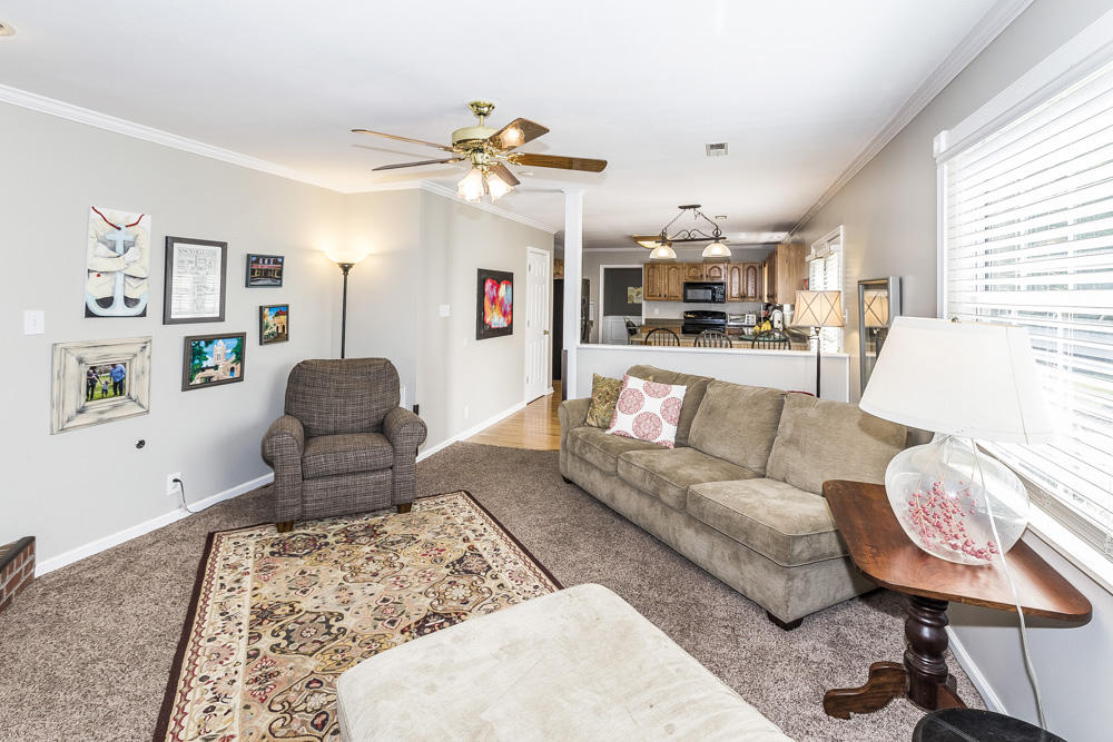 10012 Double Tree Road Knoxville, TN 37932 - Photo 15 of 40 Living Room