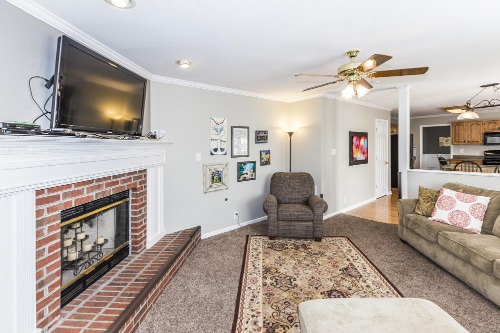 10012 Double Tree Road Knoxville, TN 37932 - Photo 16 of 40 Living Room