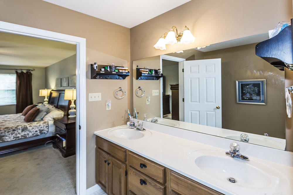 10012 Double Tree Road Knoxville, TN 37932 - Photo 21 of 40 Master Bath