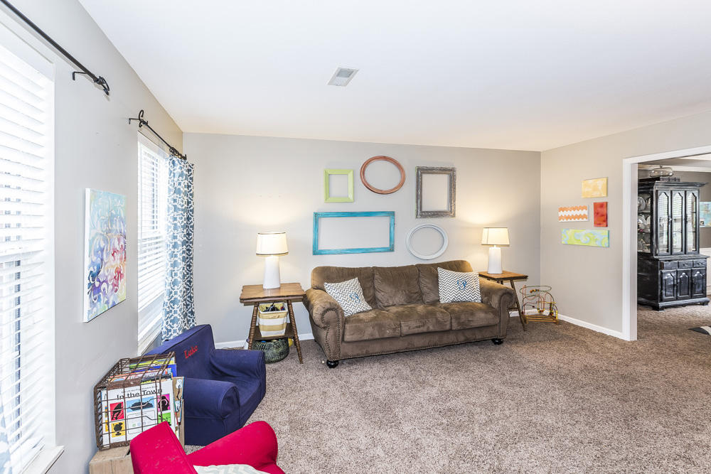 10012 Double Tree Road Knoxville, TN 37932 - Photo 34 of 40 Family Room