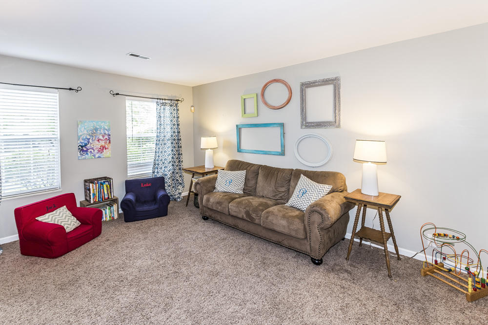 10012 Double Tree Road Knoxville, TN 37932 - Photo 35 of 40 Family Room