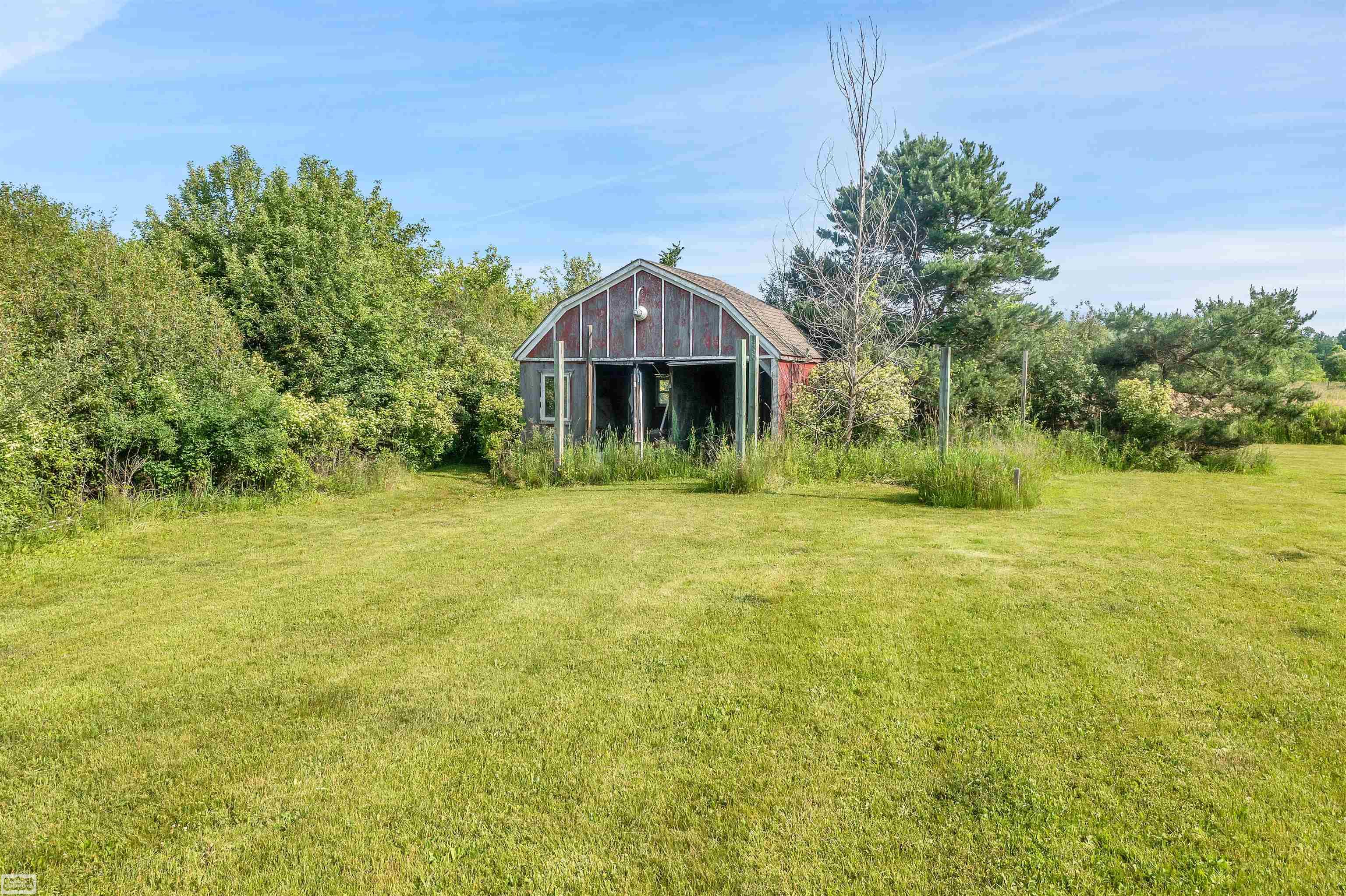 15760 Donald Road Capac, MI 48014 - Photo 37 of 47 Barn