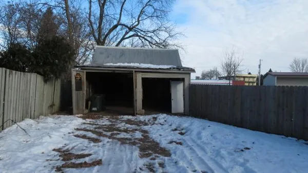 $175,000 | 150 Harrison Street West, Annandale, MN 55302