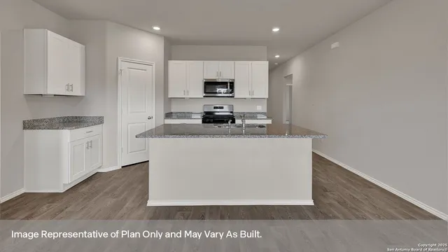 $325,990 | 213 Hodges Street, Lockhart, TX 78656