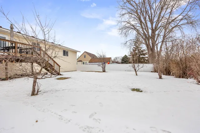 $259,900 | 493 California Street Northwest, Hutchinson, MN 55350