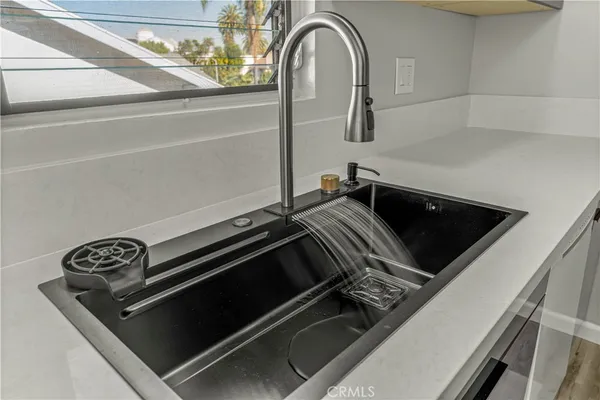 $439,000 | 401 West 5th Street, Unit 3B, Long Beach, CA 90802