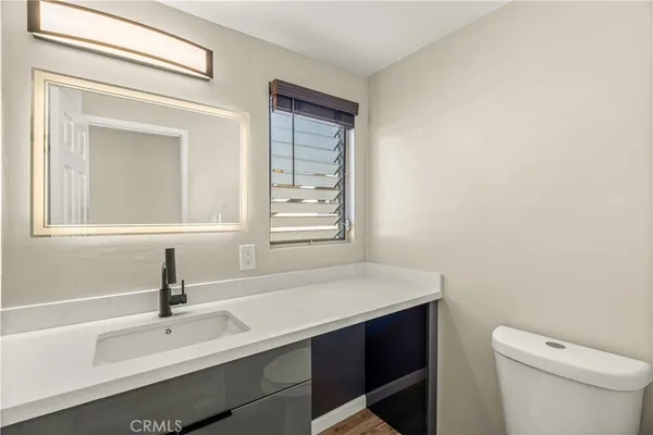$439,000 | 401 West 5th Street, Unit 3B, Long Beach, CA 90802