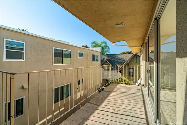 $439,000 | 401 West 5th Street, Unit 3B, Long Beach, CA 90802