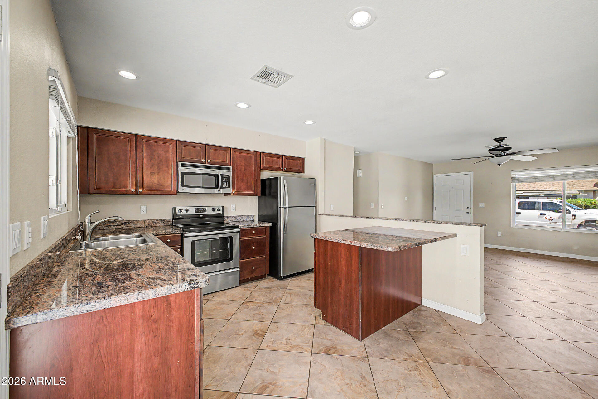 6325 West Del Rio Street Chandler, AZ 85226 - Photo 8 of 28 West Del Rio 6325
