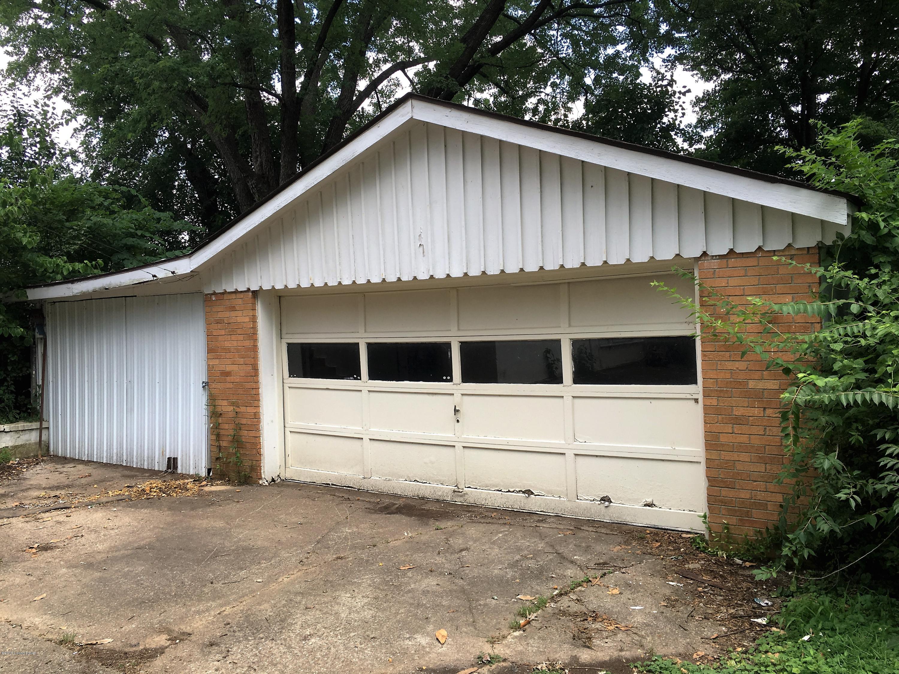 8813 Terry Road Louisville, KY 40258 - Photo 4 of 14 2 Car garage with car port