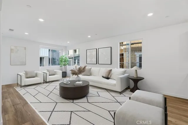 $718,947 | 27321 Bear Creek Lane, Valencia, CA 91381