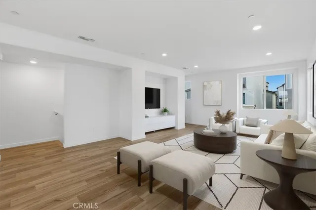 $718,947 | 27321 Bear Creek Lane, Valencia, CA 91381