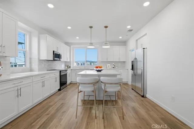 $718,947 | 27321 Bear Creek Lane, Valencia, CA 91381