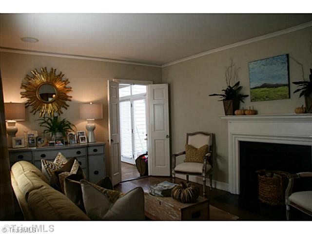1506 Independence Road Greensboro, NC 27408 - Photo 3 of 16 Living Room.
