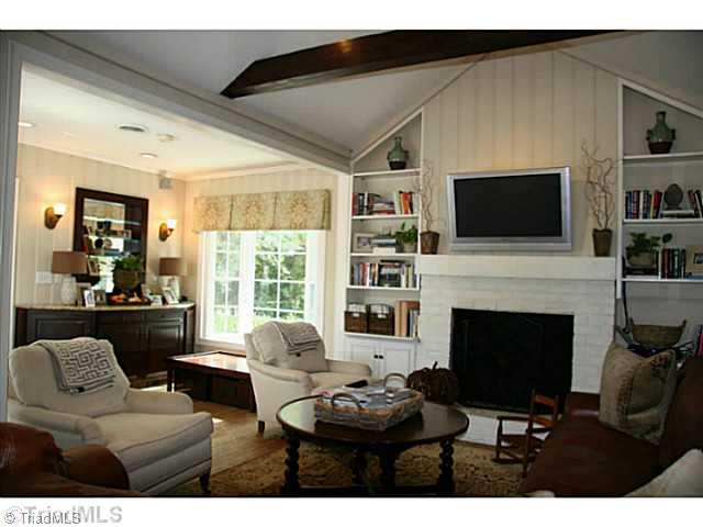 1506 Independence Road Greensboro, NC 27408 - Photo 8 of 16 Den/Family/Great Room.