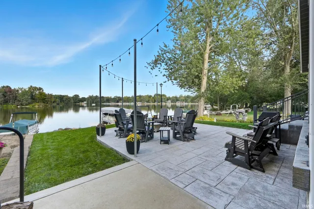 $775,000 | 2360 South 390 West, Pleasant Lake, IN 46779