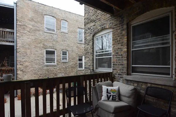 $2,200 | 1400 West Rosemont Avenue, Unit 1, Chicago, IL 60660