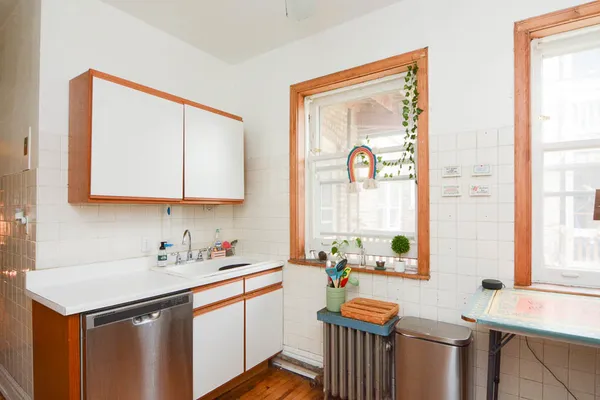 $2,200 | 1400 West Rosemont Avenue, Unit 1, Chicago, IL 60660
