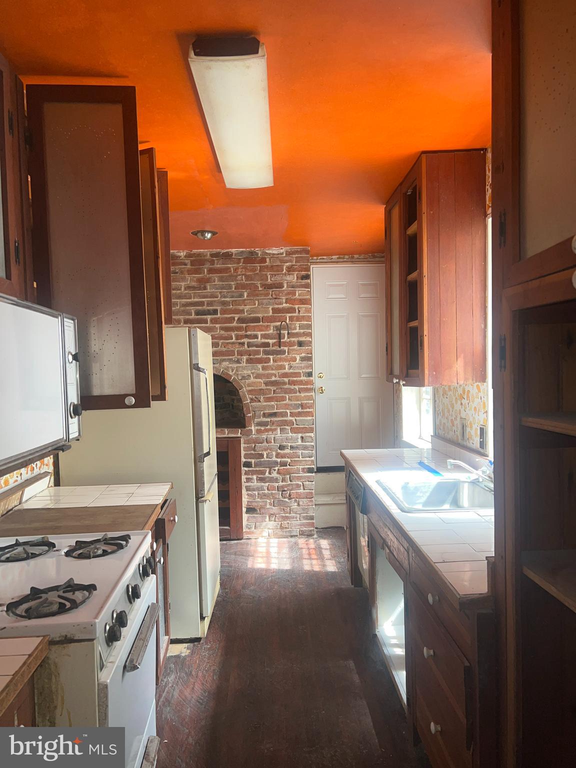 623 North Paca Street Baltimore, MD 21201 - Photo 4 of 12 KITCHEN