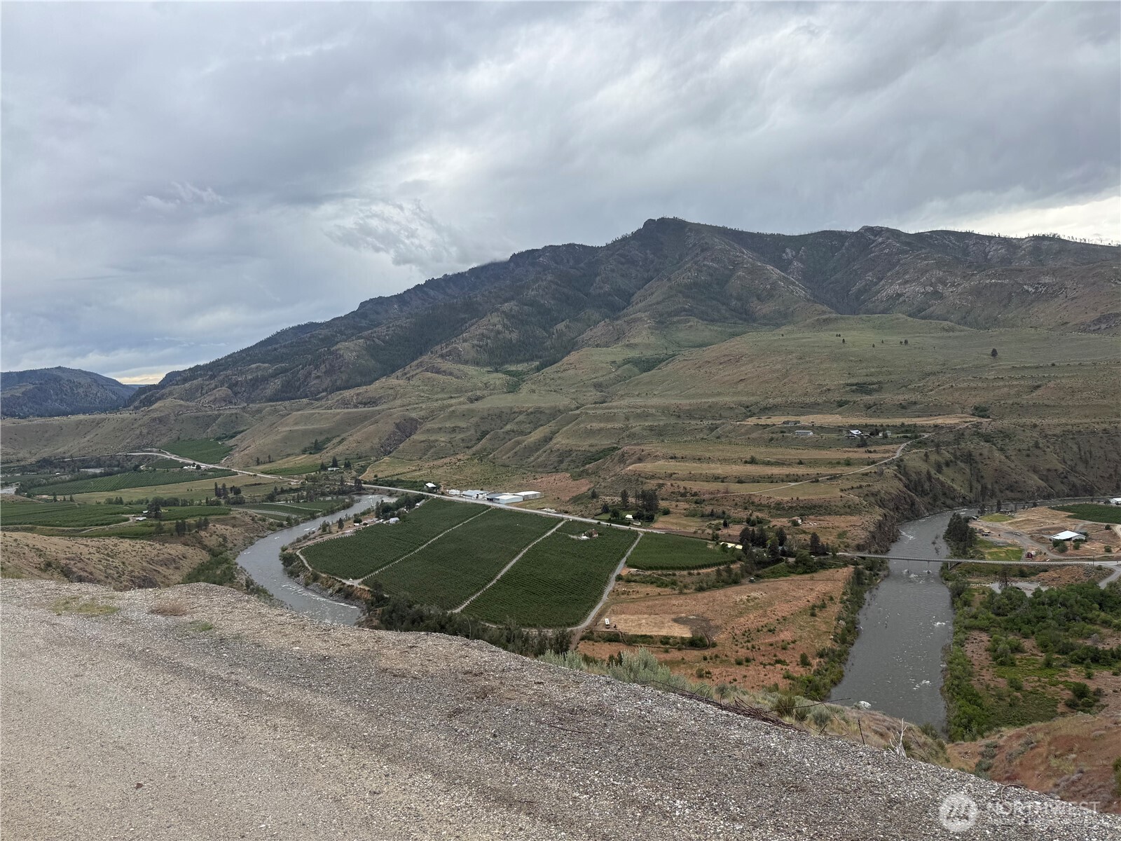300 Buckhorn Mountain Road Pateros, WA 98846 - Photo 2 of 12