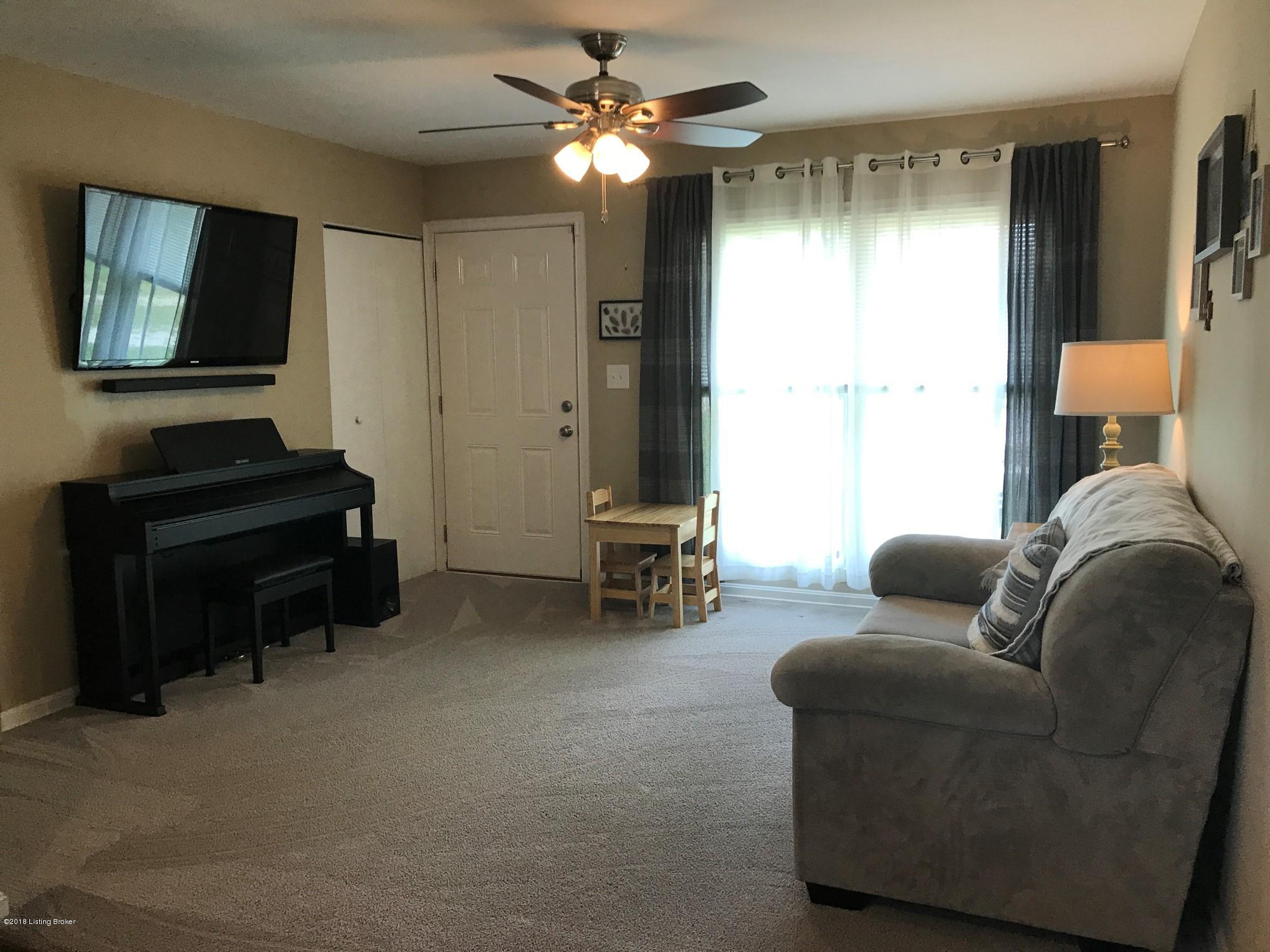 195 Meadowood Road Louisville, KY 40229 - Photo 2 of 28 image