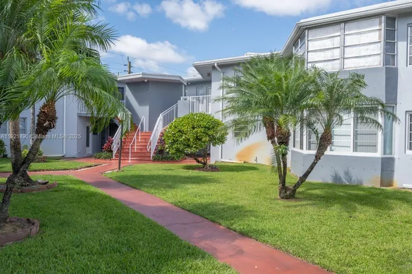 a car parked in front of a building