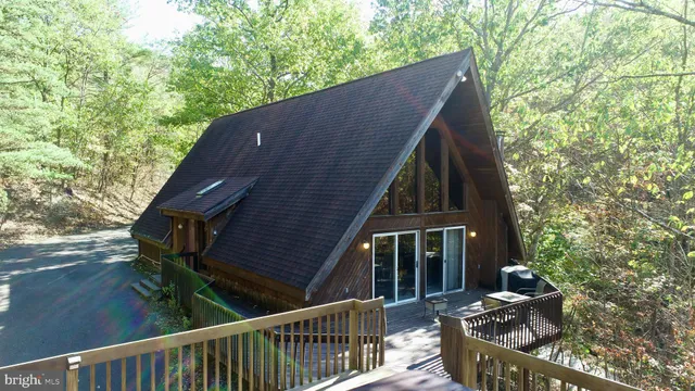 $431,000 | 2157 Timber Lake Drive, James Creek, PA 16657