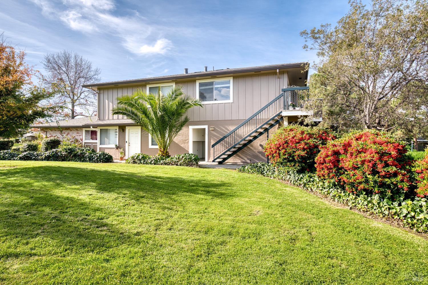 207 Bahia Place San Rafael, CA 94901 - Photo 2 of 21