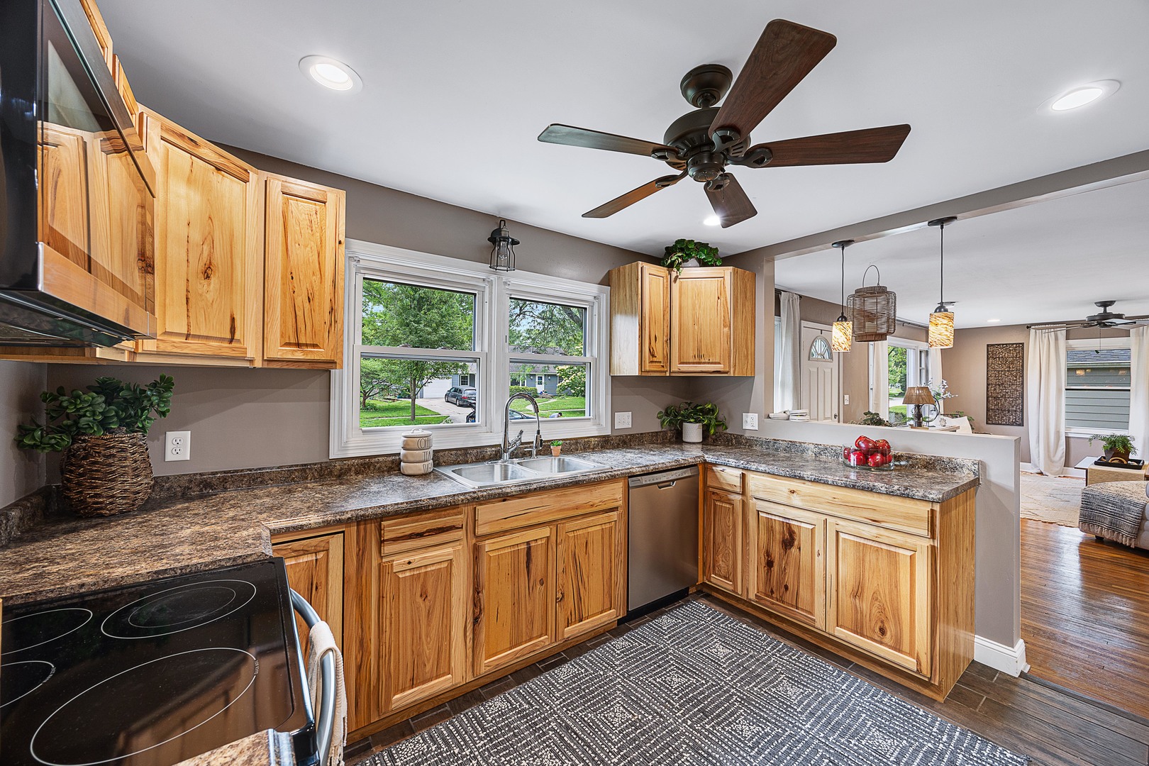 1005 North Walnut Street Normal, IL 61761 - Photo 8 of 37