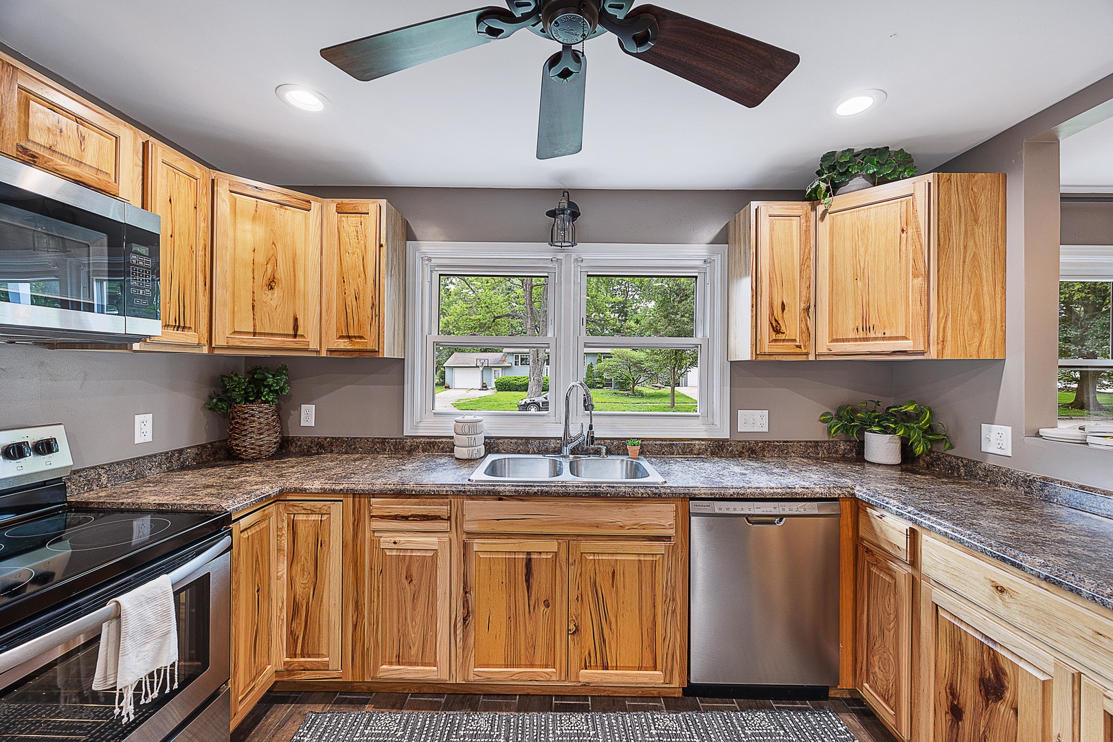 1005 North Walnut Street Normal, IL 61761 - Photo 9 of 37