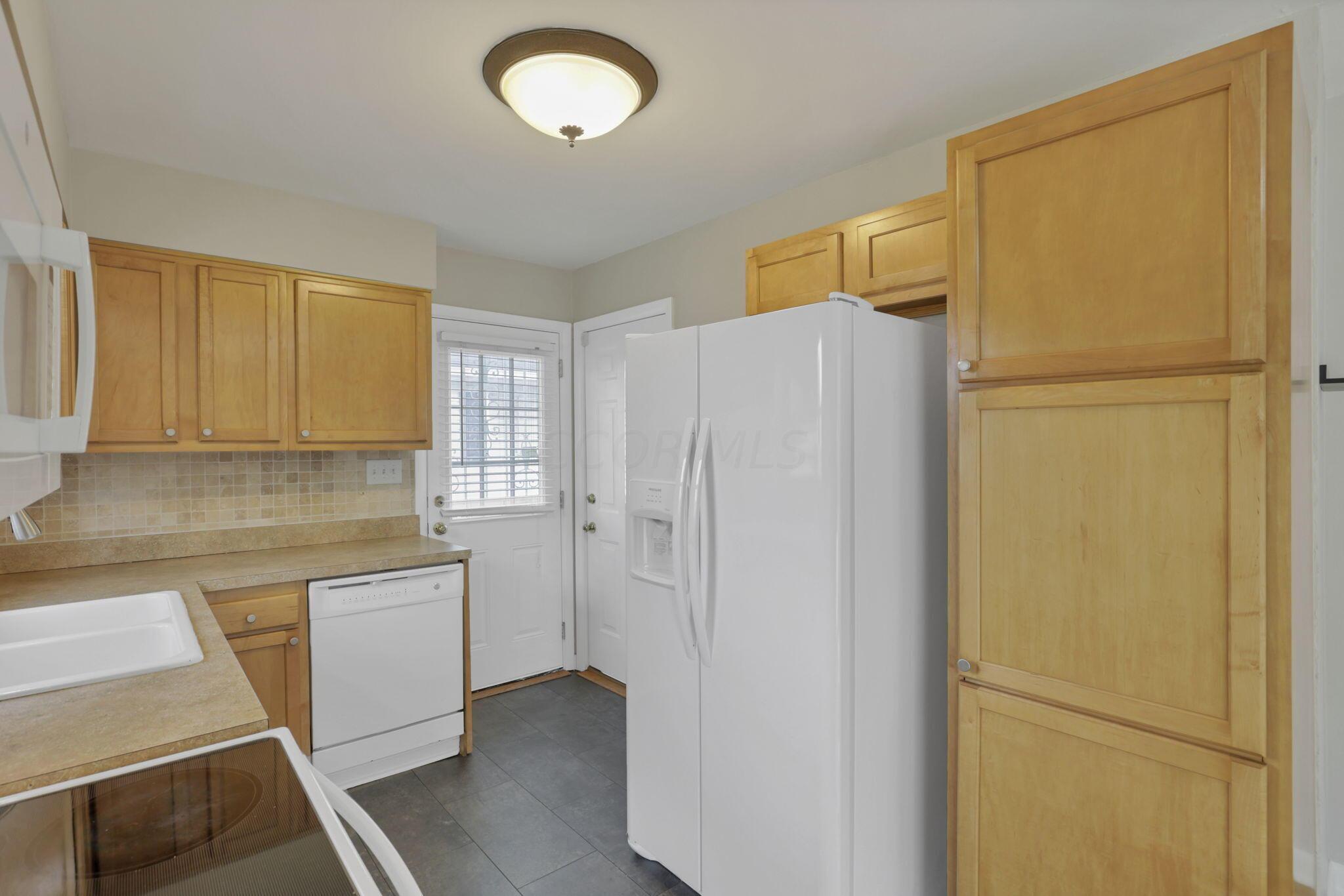 758 Salisbury Road Columbus, OH 43204 - Photo 13 of 34 15-web-or-mls-0N4A1704
