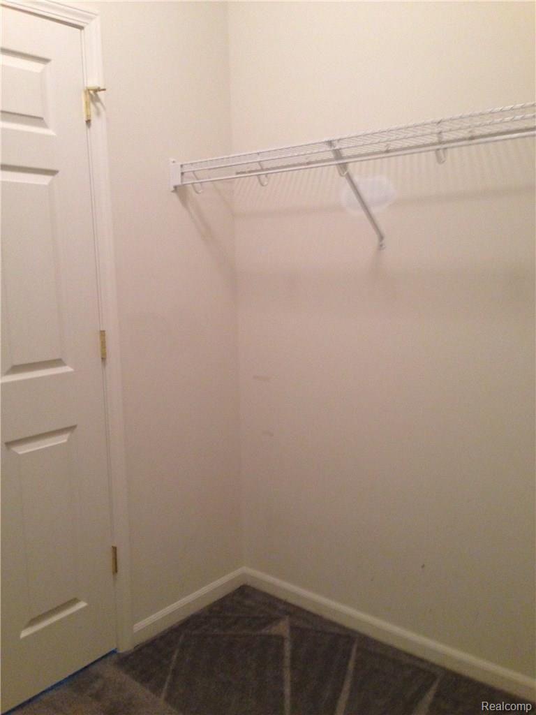 46136 Rhodes Drive Macomb, MI 48044 - Photo 15 of 23 033.JPG