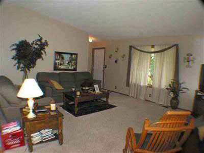 5243 East Carpenter Road Flint, MI 48506 - Photo 5 of 7 20196684-4.JPG