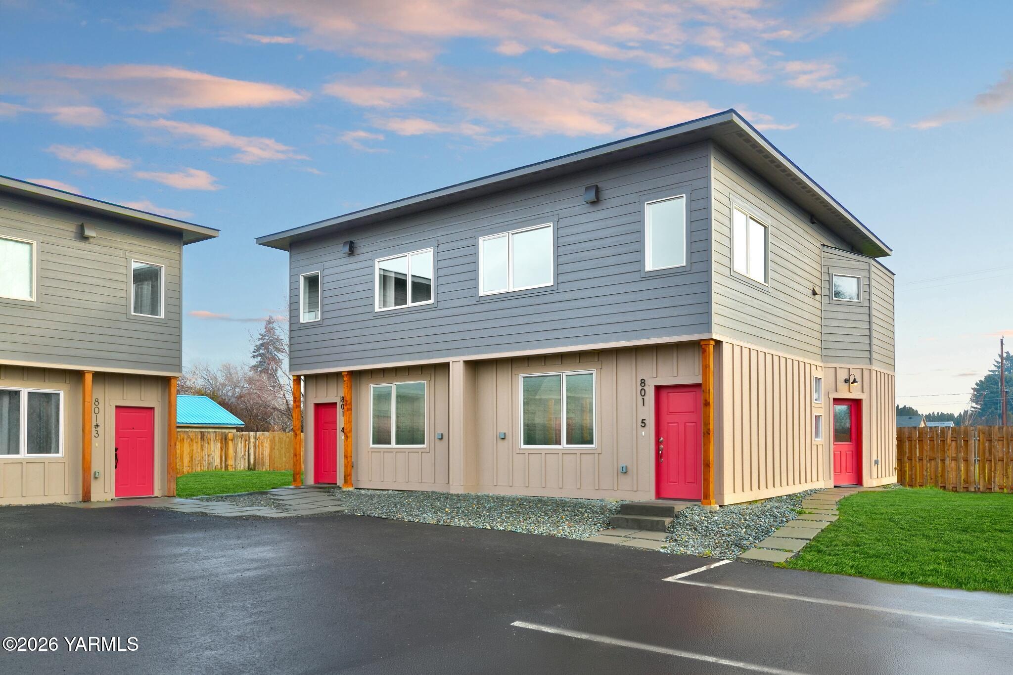 801 South 16th Avenue, Unit 4 Yakima, WA 98902 - Photo 2 of 23 801 N 16th Ave_Yakima_02