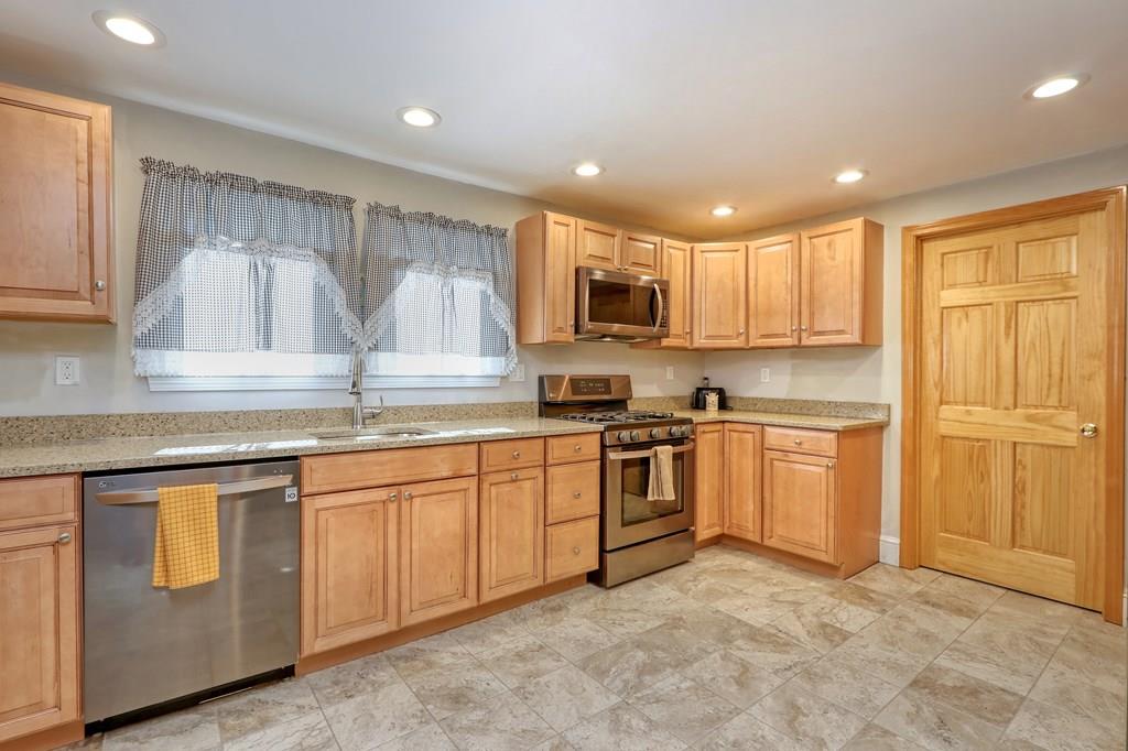 2 Glenhaven Road Boston, MA 02132 - Photo 4 of 19 Gallery Image 4