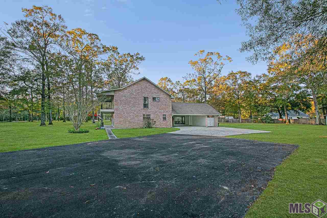 16623 Frenchtown Road Greenwell Springs, LA 70739 - Photo 4 of 31 Mostly Brick!