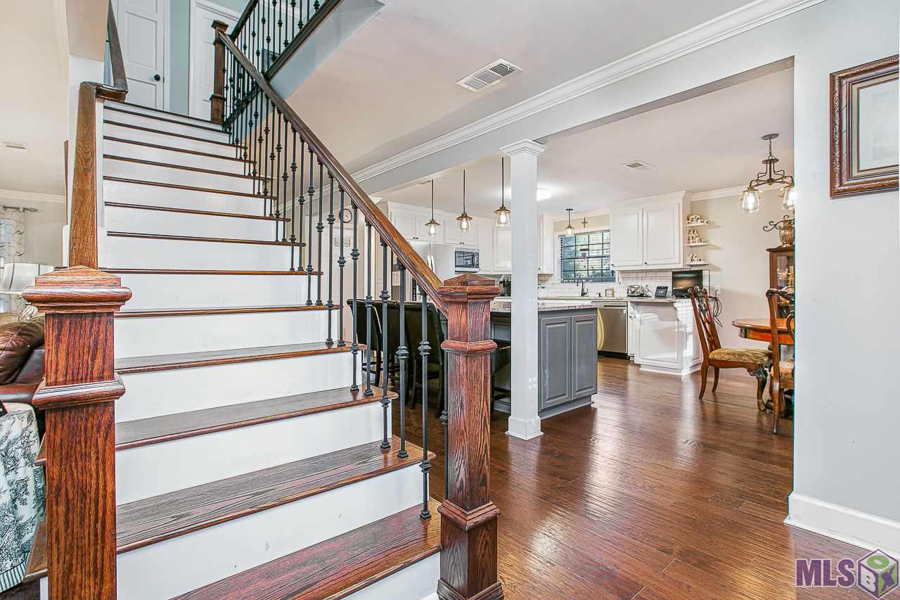 16623 Frenchtown Road Greenwell Springs, LA 70739 - Photo 6 of 31 Beautiful Staircase