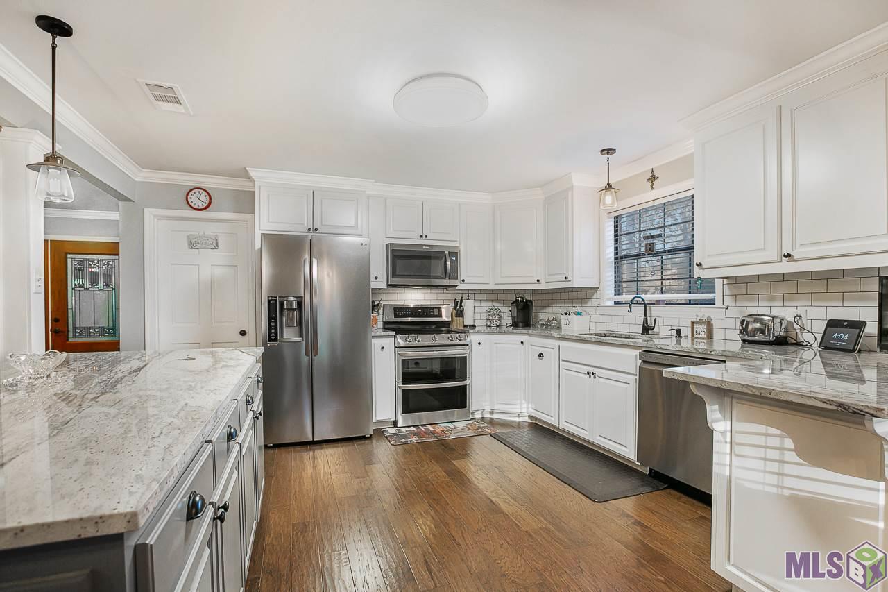 16623 Frenchtown Road Greenwell Springs, LA 70739 - Photo 8 of 31 Updated Kitchen