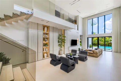 $4,700,000 | 1008 Northeast 114th Street, Biscayne Park, FL 33161