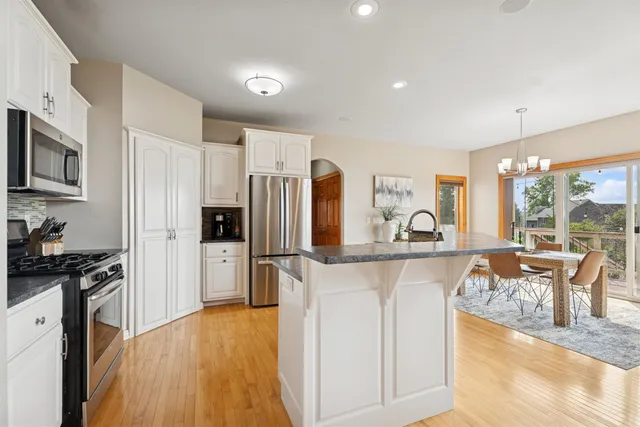 $625,000 | 1625 Symphony Heights, Green Bay, WI 54311