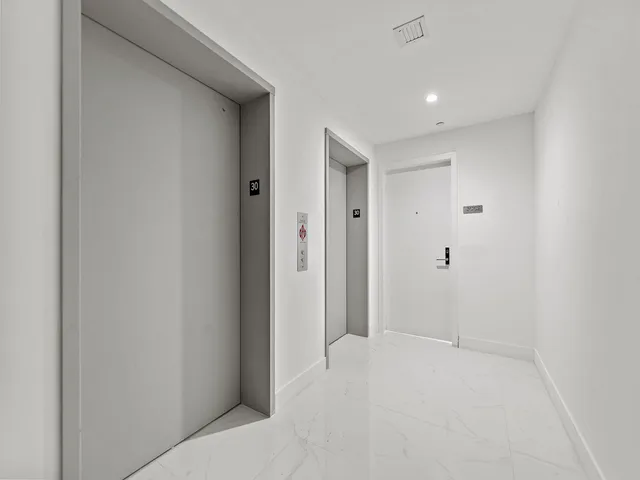 $9,000 | 700 Northeast 24th Street, Unit 3002, Miami, FL 33137