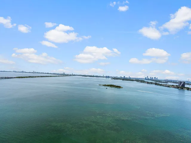 $9,000 | 700 Northeast 24th Street, Unit 3002, Miami, FL 33137