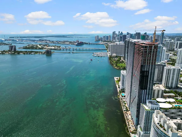 $9,000 | 700 Northeast 24th Street, Unit 3002, Miami, FL 33137